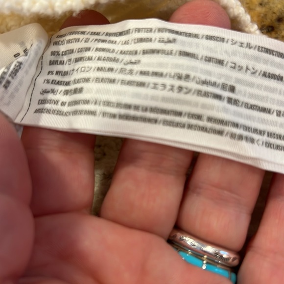 Abercrombie & Fitch 90 percent cotton 10 percent nylon xs. No stains or damage - Picture 3 of 4